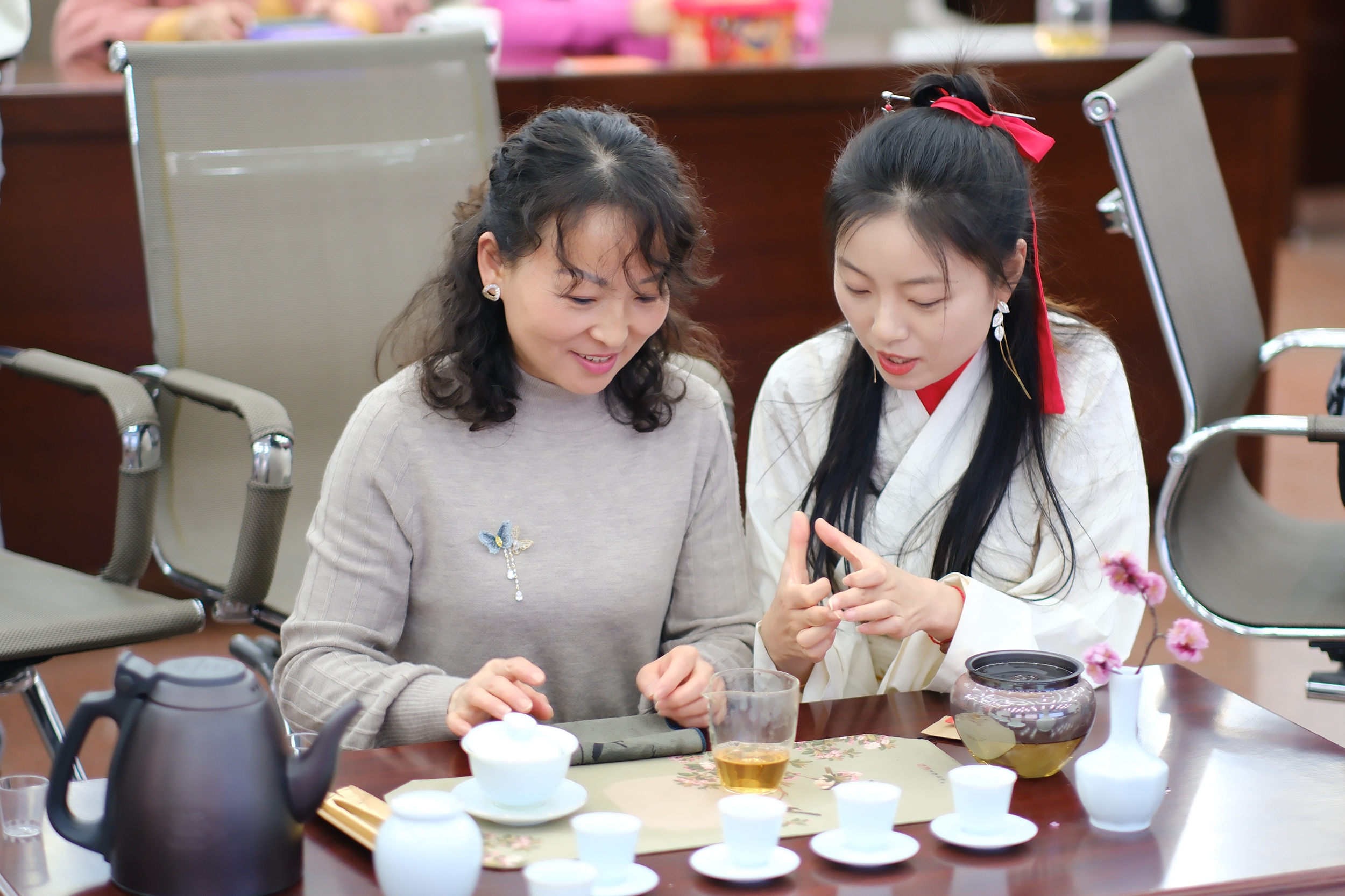 1678343920631053555.jpg 石泉水電廠女工課堂古韻茶香話健康+大唐石泉水力發電廠 (4).jpg