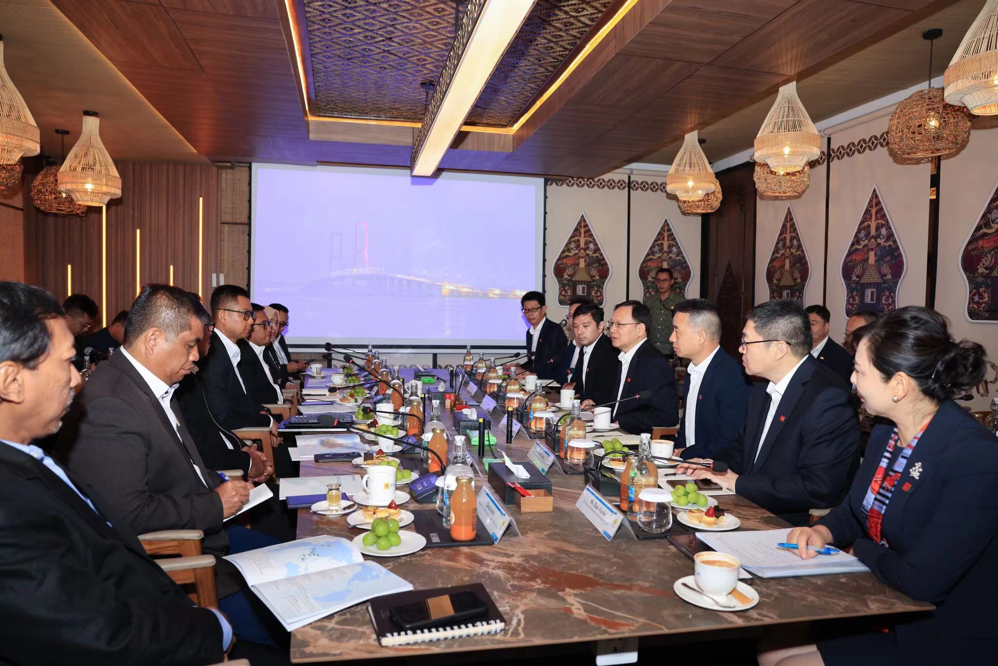 1730087104136060677.jpg 1730087104136060677.jpg